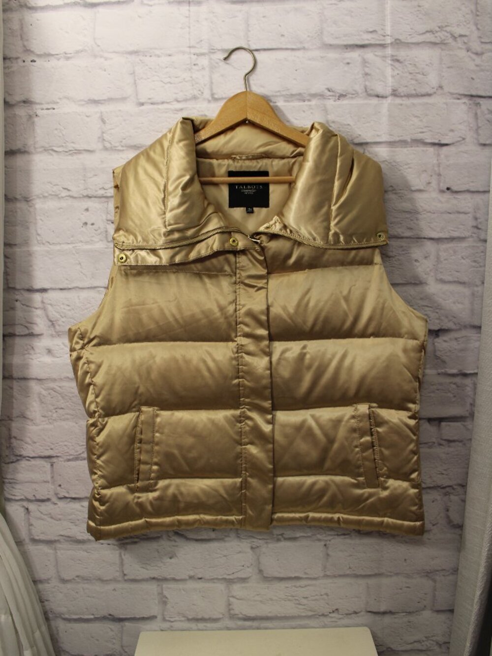 Talbots Duck Down Gold Puffer Vest Extra Large Petite Full Zip Fall Casual